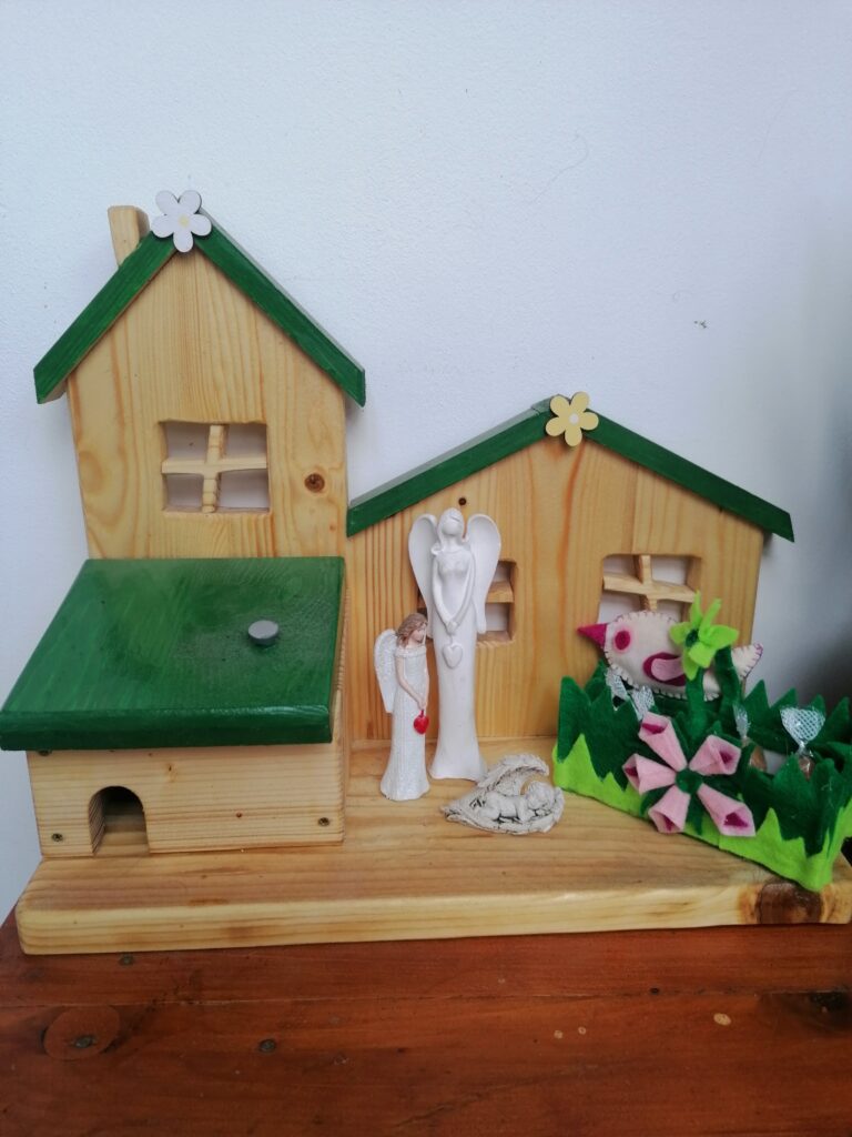 Dekorační domek s úložným prostorem