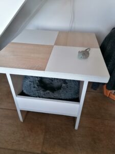 Úložný stolek pro kočky
