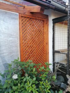 Dřevěná zástěna