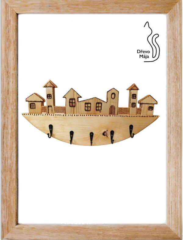 Dřevěný věšák na klíče – domky